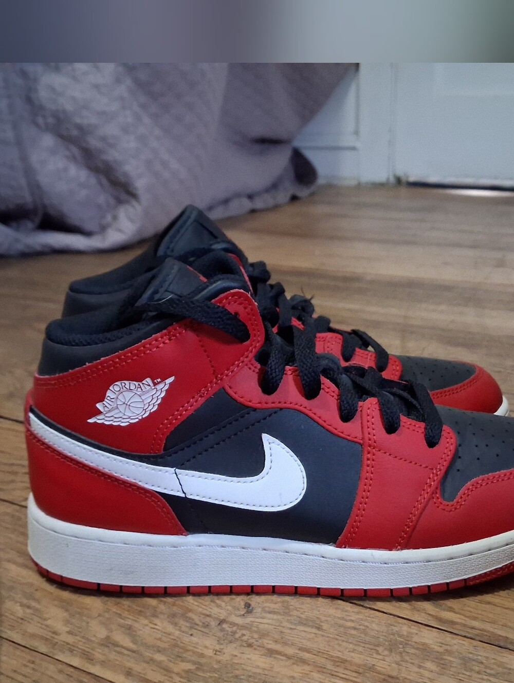 Nike Air Jordan 1 Mid GS Gym Red Black White DQ8423-061 Size 7Y / Women's 8.5